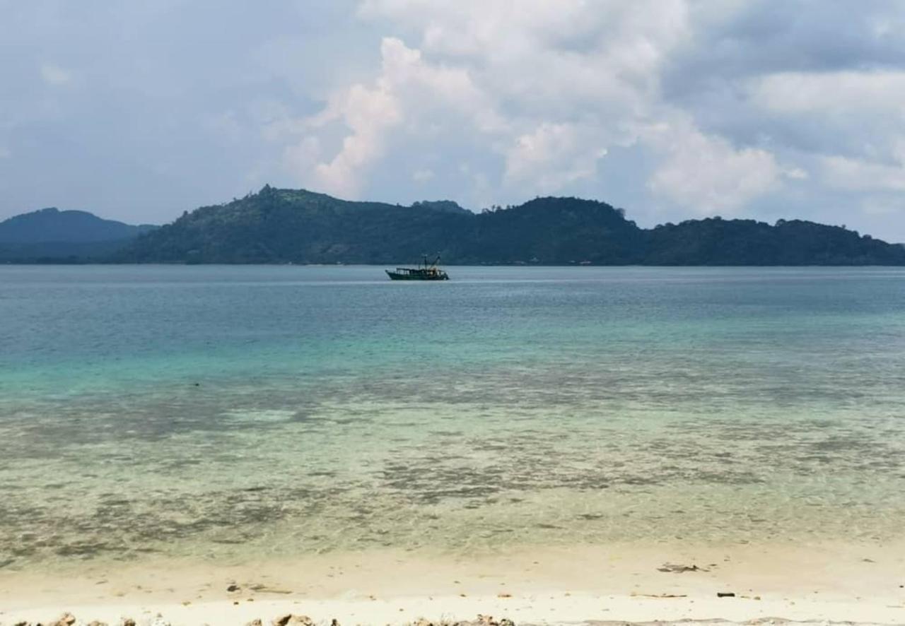 Santiri Island Resort Semporna Bagian luar foto
